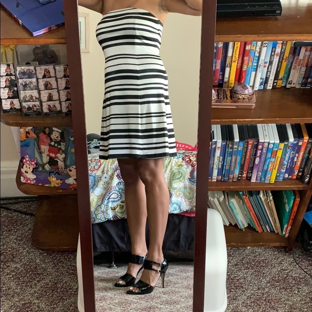 Dress - Picture 2 of 4